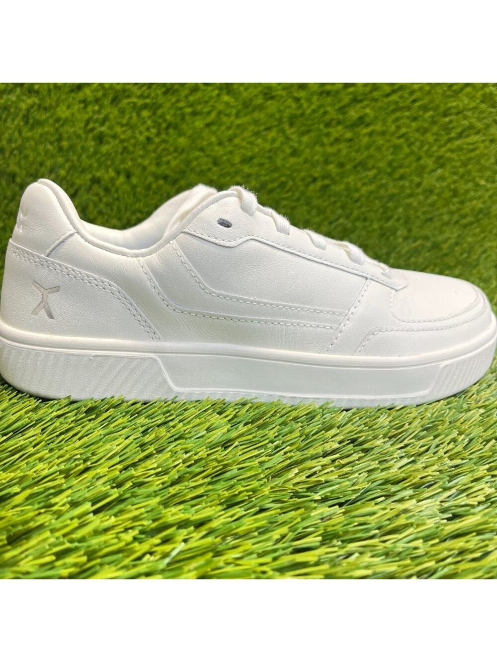 Flux Footwear Adapt Leather Trainer White Womens Size 8.5 Athletic Shoes Sneaker